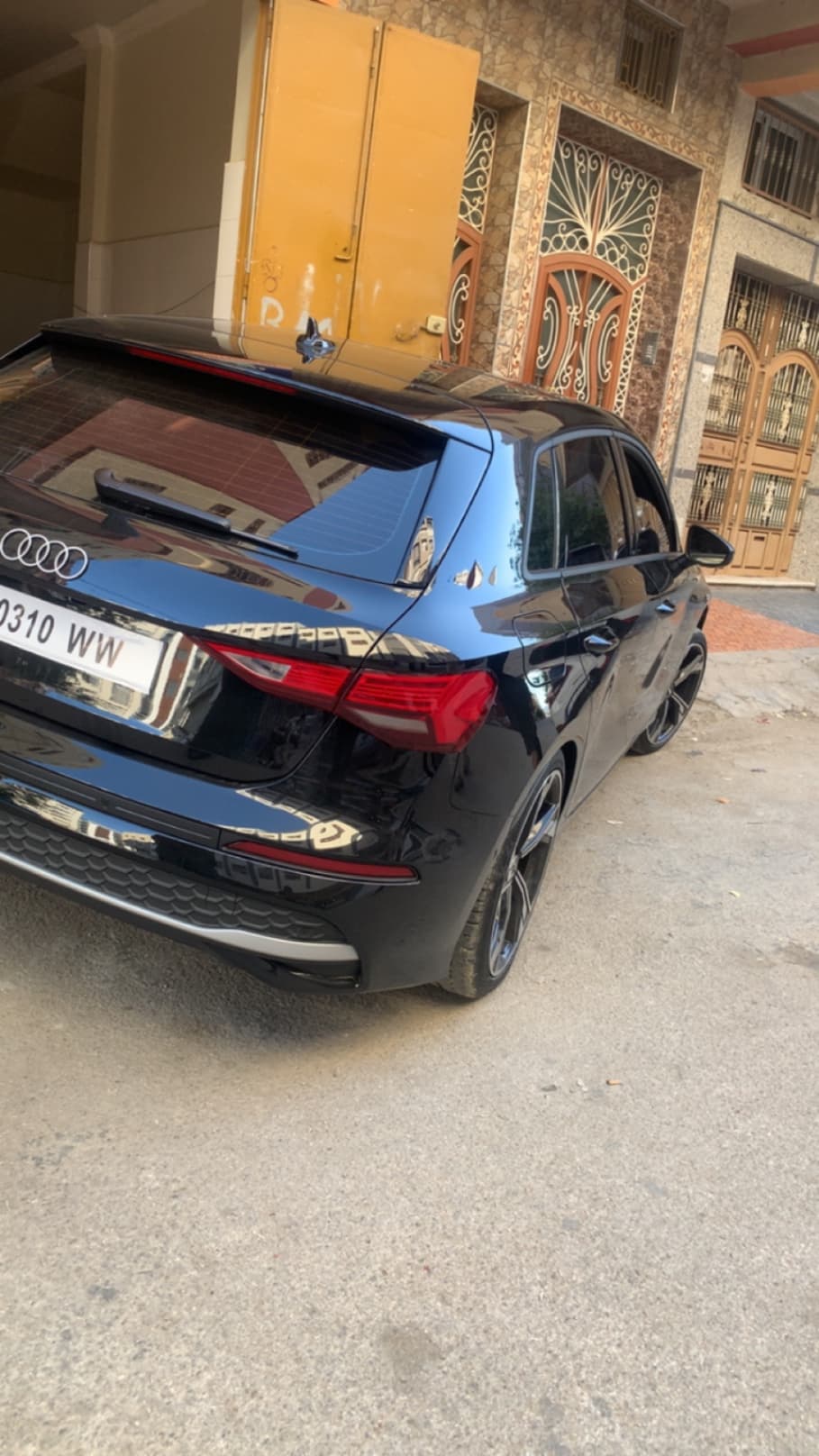 listing card gallery