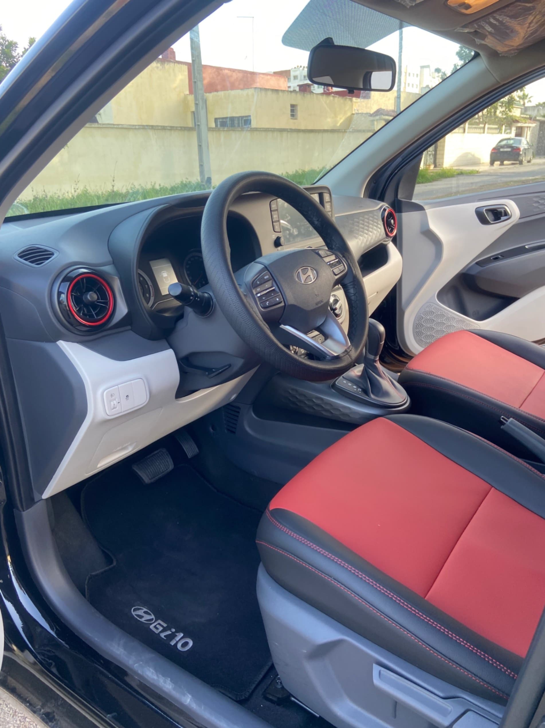 listing card gallery