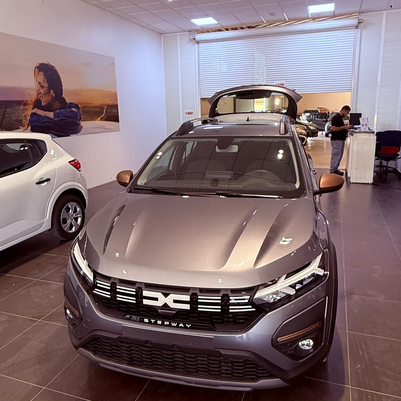 listing card gallery