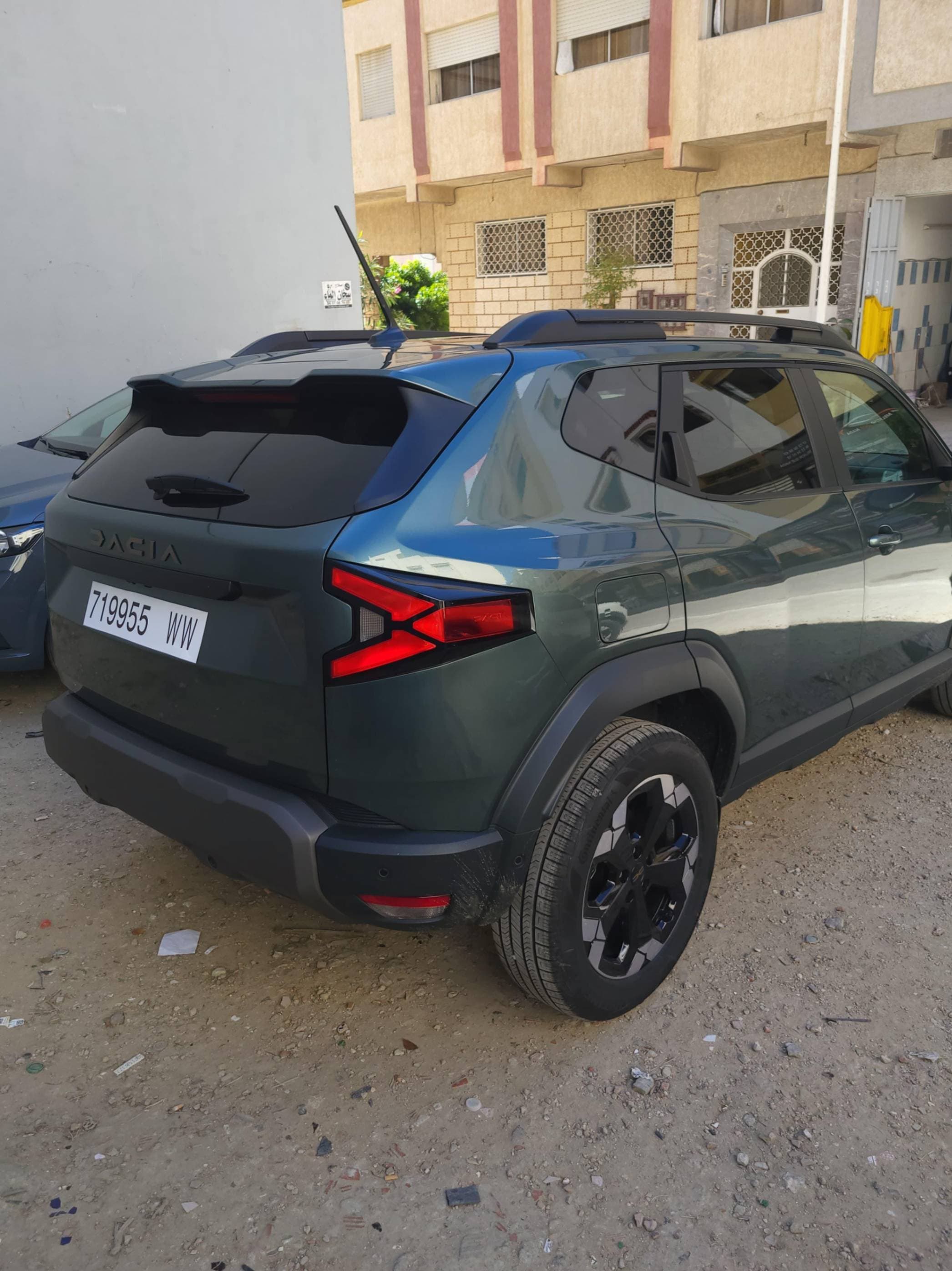 listing card gallery