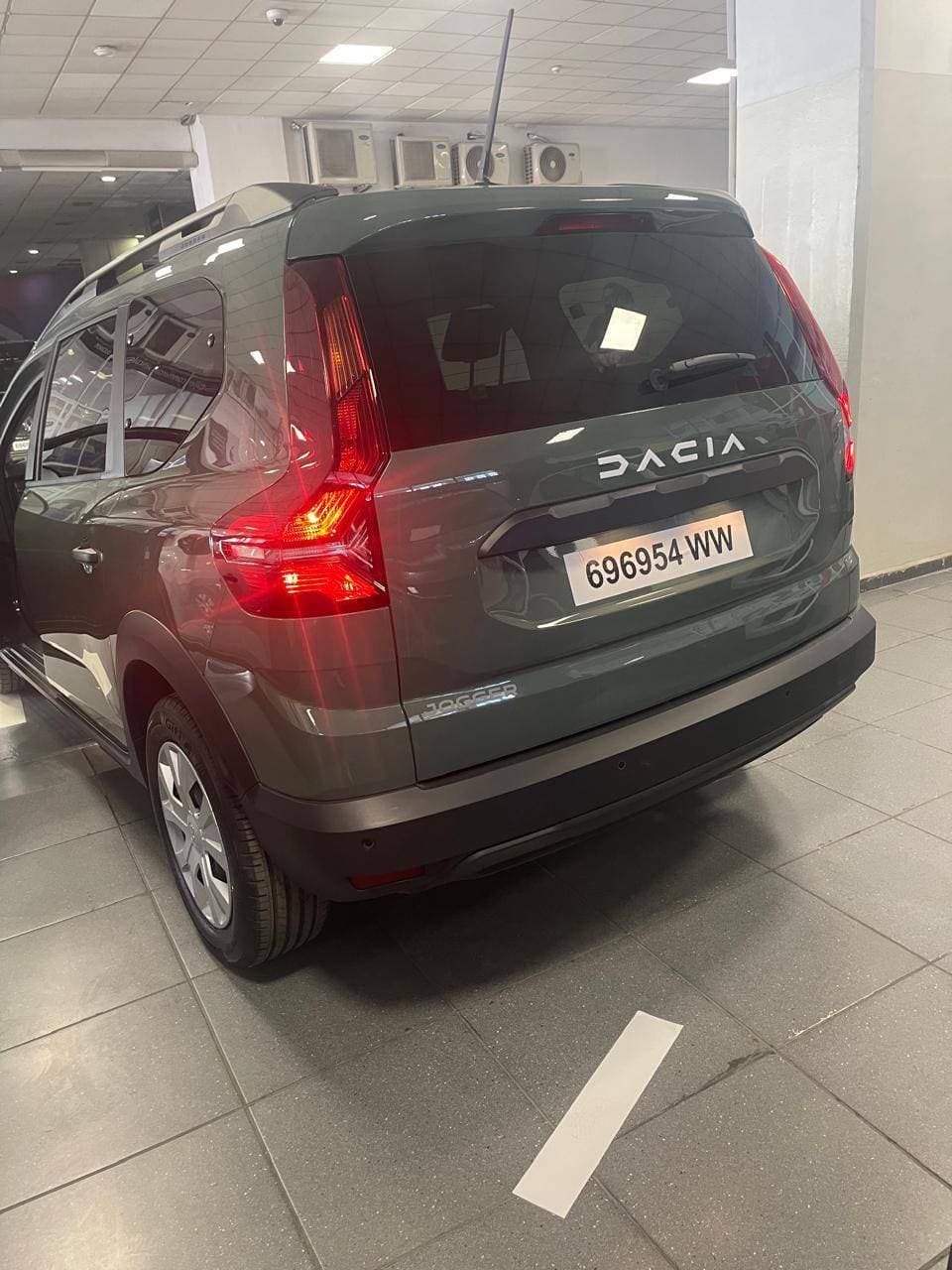 listing card gallery