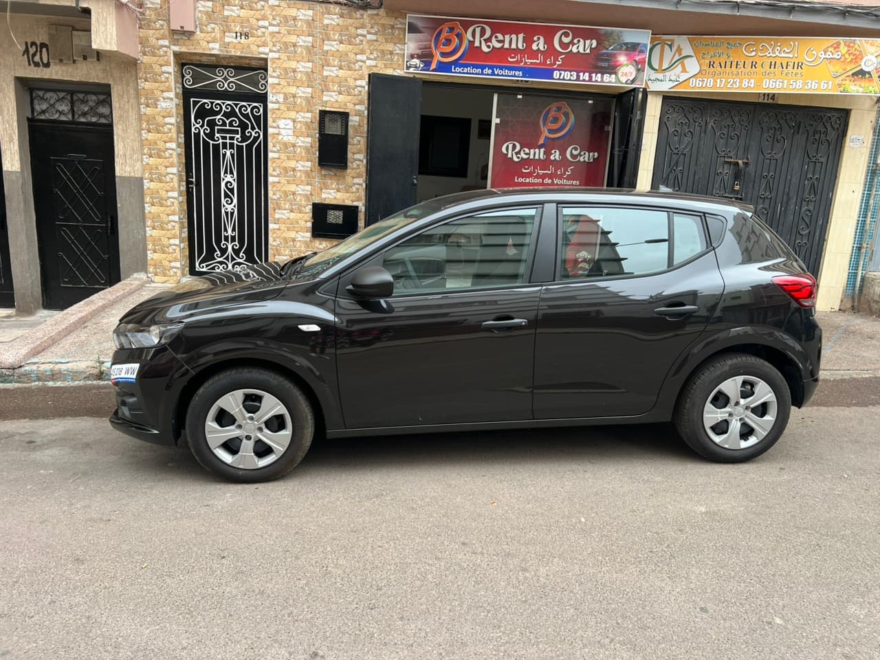 listing card gallery