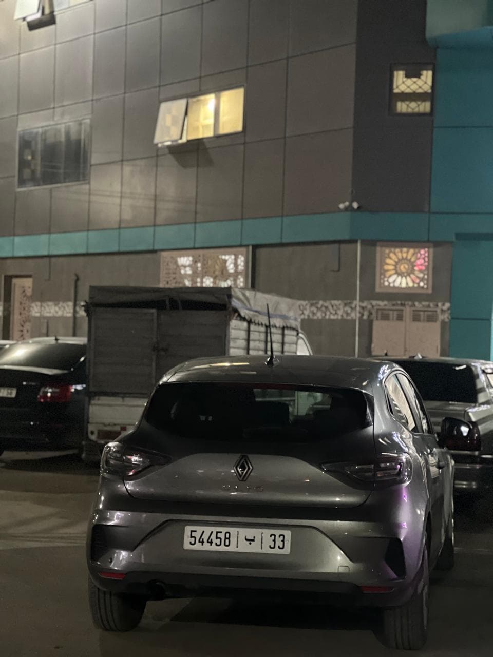 listing card gallery