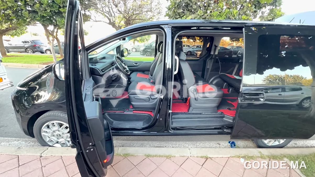 Hyundai Staria 2025 3